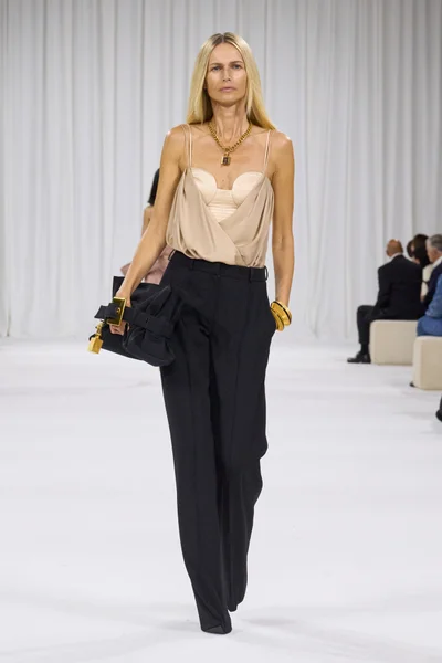 Look 30